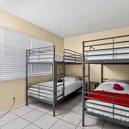 Auberge de jeunesse Crocodhouse Early Check In Eight Years Hosting à Fort Lauderdale Extérieur photo