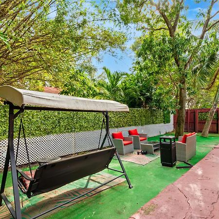 Auberge de jeunesse Crocodhouse Early Check In Eight Years Hosting à Fort Lauderdale Extérieur photo