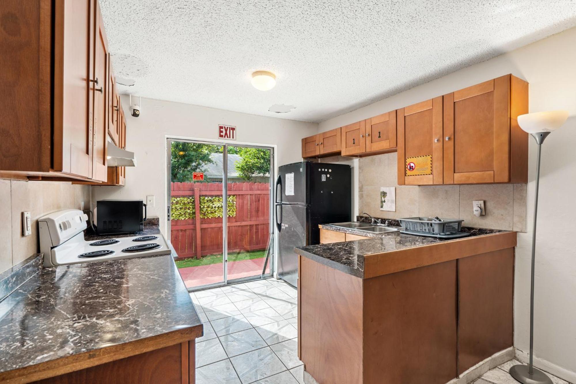 Auberge de jeunesse Crocodhouse Early Check In Eight Years Hosting à Fort Lauderdale Extérieur photo