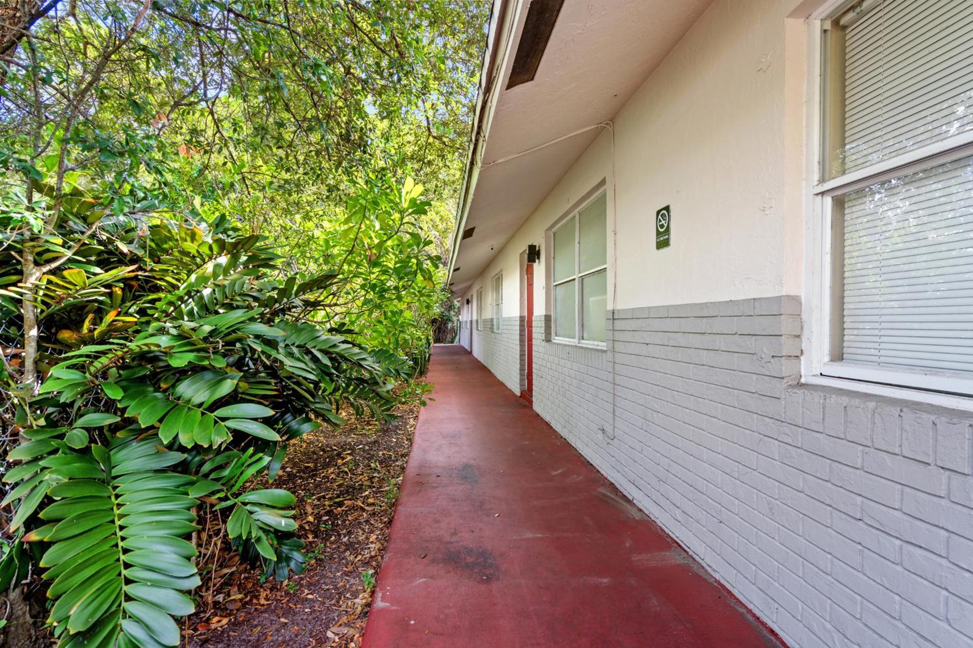 Auberge de jeunesse Crocodhouse Early Check In Eight Years Hosting à Fort Lauderdale Extérieur photo