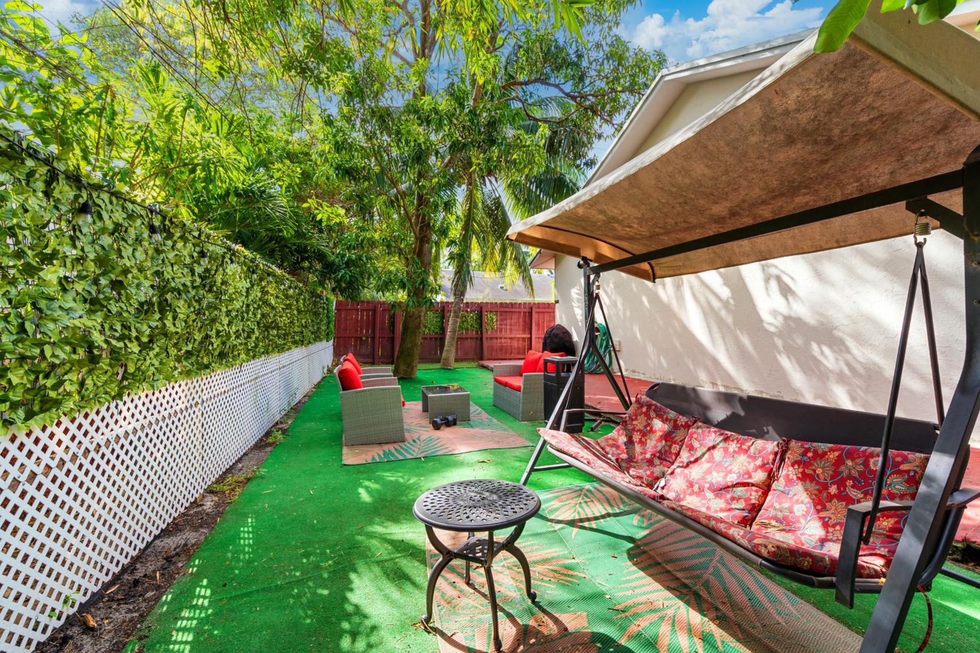 Auberge de jeunesse Crocodhouse Early Check In Eight Years Hosting à Fort Lauderdale Extérieur photo